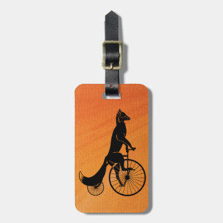 Etiqueta De Bagagem Fox que monta uma silhueta da bicicleta no preto