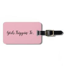 Garotas divertidas viajando para... Seu nome e des