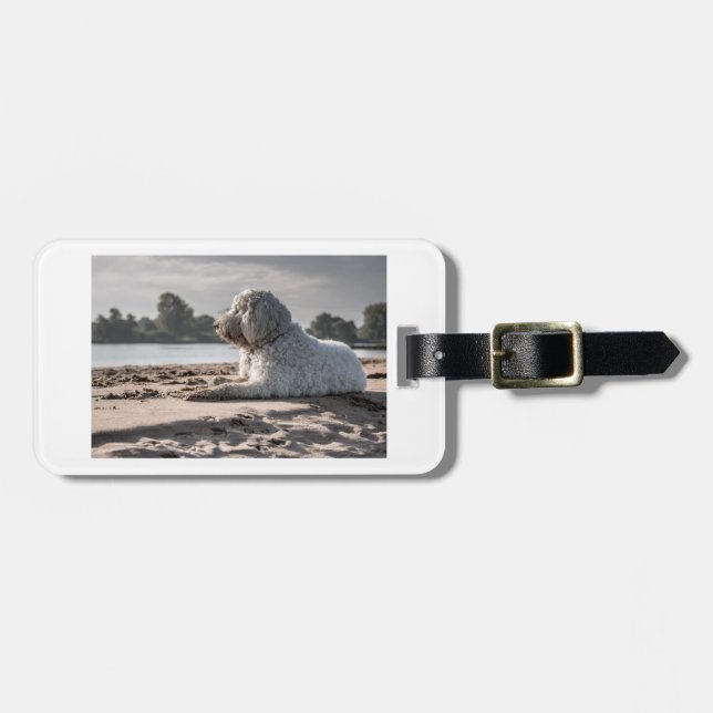 Etiqueta De Bagagem goldendoodle na praia (Frente Horizontal)