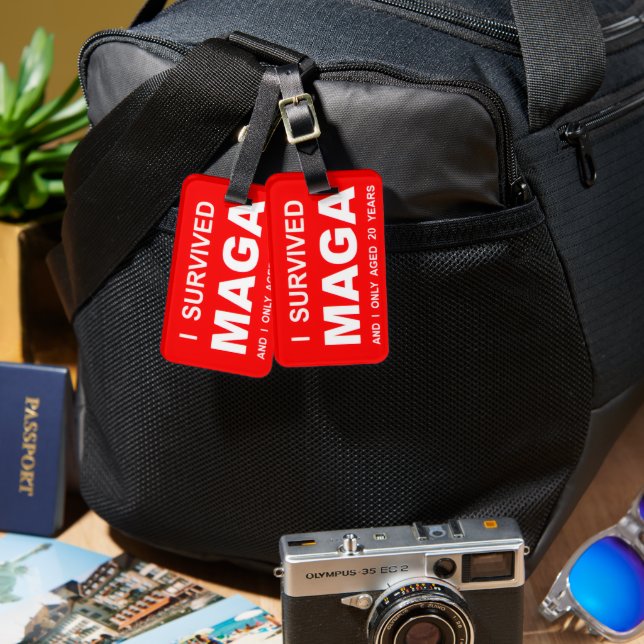 Etiqueta De Bagagem I Survived MAGA (Frente e verso)