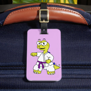 Etiqueta De Bagagem Ilustração De Um Estegossauro Praticando Karato.