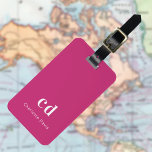 Etiqueta De Bagagem Iniciais de monograma branco rosa-quente<br><div class="desc">Um fundo cor-de-rosa giro quente. Personalize e adicione as letras monográficas e o nome do cheio na frente. Sua informação de contato no verso.</div>