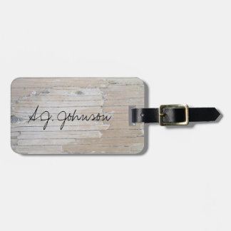 Etiqueta De Bagagem Madeira lançada costa do falso