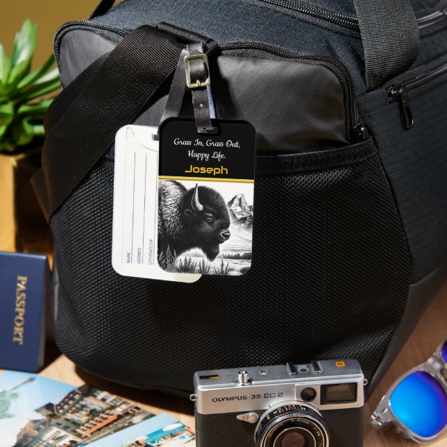 Etiqueta De Bagagem Maiestoso Buffalo Grazing Próximo a Montanhas Rugg (Frente e Verso)