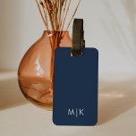 Etiqueta De Bagagem Marinho azul e branco | Monograma moderno<br><div class="desc">Este design de etiqueta de bagagem moderna apresenta um fundo azul marinho escuro,  com as suas iniciais em negrito texto branco para uma aparência simples e na moda,  mas profissional.</div>