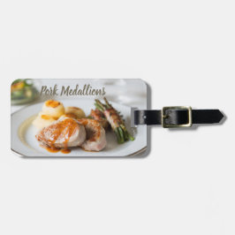 Etiqueta De Bagagem Medalhões de porco filhotes com batatas e feijão