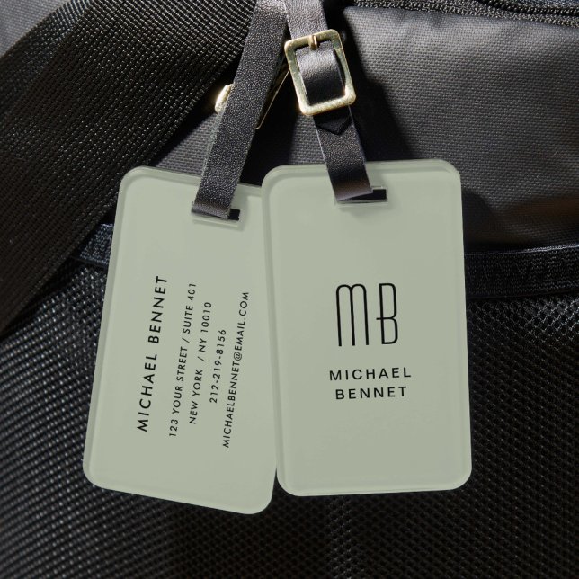 Etiqueta De Bagagem Moderno Monograma Verde Sage  (Modern Sage Green Monogrammed Luggage Tag)