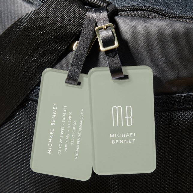 Etiqueta De Bagagem Monograma Verde Moderno (Modern Sage Green Monogram Luggage Tag)