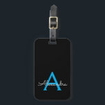 Etiqueta De Bagagem Nome do Monograma Girly de Script Preto Azul<br><div class="desc">Monograma Azul e Preto Adicione seu próprio Travesseiro de Assinatura de Script de Nome. A etiqueta de mala faz o doce doce presente de 16 anos,  casamento,  chá de panela,  chá de fraldas ou festa de solteira para alguém que ama um estilo elegante e moderno.</div>