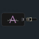 Etiqueta De Bagagem Nome do Monograma Girly de Script Preto Roxo<br><div class="desc">Monograma preto e roxo Adicione seu próprio nome Saco de bagagem A etiqueta de sacola faz o doce doce presente de 16 anos,  casamento,  chá de panela,  chá de fraldas ou festa de solteira para alguém decorando seu quarto em estilo.</div>