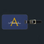 Etiqueta De Bagagem Nome Moderno do Monograma de Script Girly Dourado<br><div class="desc">Marinho Azul e Monograma Dourado Adicione seu próprio nome Scripts Luz Bag Tag A etiqueta da bolsa faz o doce doce presente de 16 anos,  casamento,  chá de panela,  chá de fraldas ou festa de solteira para alguém decorando seu quarto em estilo.</div>
