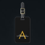 Etiqueta De Bagagem Nome Moderno do Monograma de Script Menino Dourado<br><div class="desc">Monograma Dourado e Preto Adicione seu próprio Travesseiro de Assinatura de Script de Nome. A etiqueta de mala faz o doce doce presente de 16 anos,  casamento,  chá de panela,  chá de fraldas ou festa de solteira para alguém que ama um estilo elegante e moderno.</div>