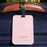 Etiqueta De Bagagem Nome Monograma Elegante em Caligrafia com Dourado<br><div class="desc">Elegante Moderno Chic Identificação Personalizada Nome Assinatura Rótulo Personalizado Rosa Bege Tag de Bagagem. Este delicado design apresenta nome personalizado em uma caligrafia de letra manuscrita cursiva com cauda ornamentada (ou tipografia) e nome completo em dourado sobre fundo rosa bege ou rosa bebê. São fáceis de personalizar. Presente feminino elegante...</div>
