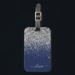 Etiqueta De Bagagem Nome Monograma Glitter Azul Marinho Prata Feminino<br><div class="desc">Almofada de Monograma e Inicial Prata e Azul Marinho com Brilho Glitter. A etiqueta da mala faz o presente perfeito para aniversário de 16 anos,  casamento,  chá de noiva,  chá de bebê ou festa de despedida de solteira para alguém que decora seu quarto com estilo.</div>