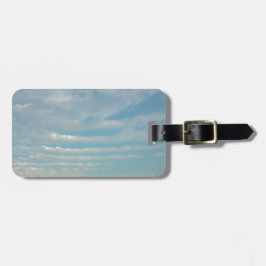 Etiqueta De Bagagem nuvens de ondulação do céu azul