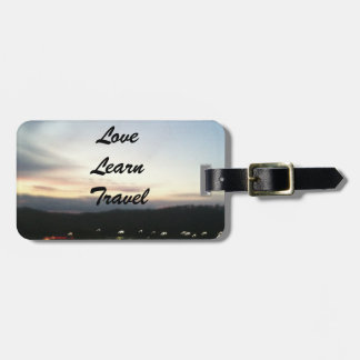 Etiqueta De Bagagem O amor, aprende, viaja Tag customizável da bagagem