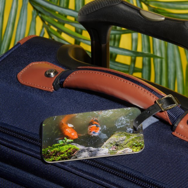 Etiqueta De Bagagem Peixe Koi numa lagoa (Frente Insitu 3)