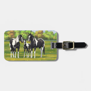 Etiqueta De Bagagem Pinto Negro Pinto Quarto Cavalos Na Pastagem De Ve