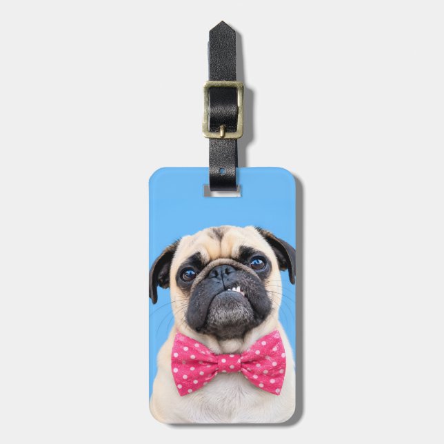 Etiqueta De Bagagem Pug Usando Laço Rosa (Frente Vertical)