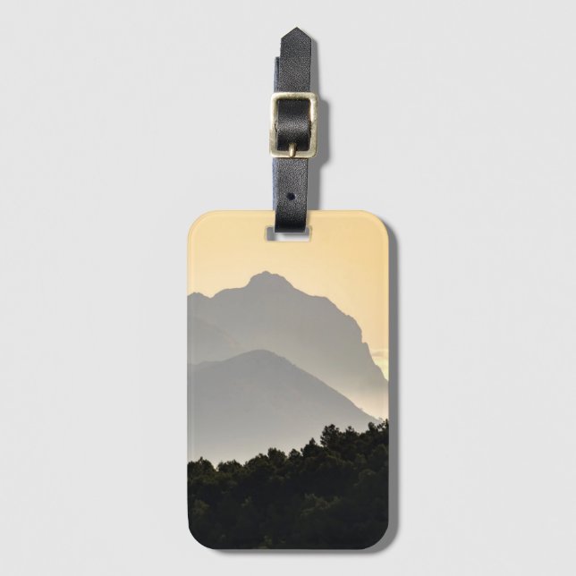 Etiqueta De Bagagem Silhuetas das montanhas (Frente Vertical)