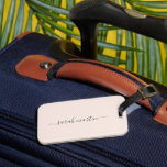 Etiqueta De Bagagem Simple Modern Blush Pink Elegant<br><div class="desc">Elegant luggage tag featuring your signature with swashes in a gray handwritten script calligraphy over a blush pink background.</div>