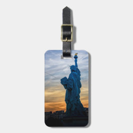 Etiqueta De Bagagem Sunset sobre Réplica da Estátua da Liberdade em Pa