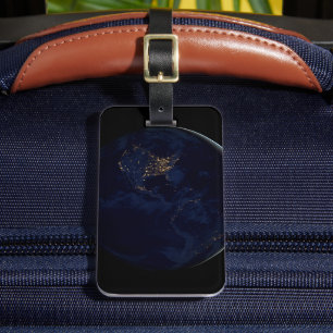 Etiqueta De Bagagem Terra De cheio À Noite Com Luzes Da Cidade Das Amé