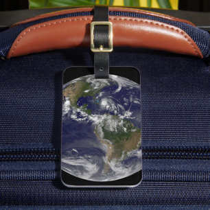 Etiqueta De Bagagem Terra De cheio Com O Furacão Irene Sobre As Bahama