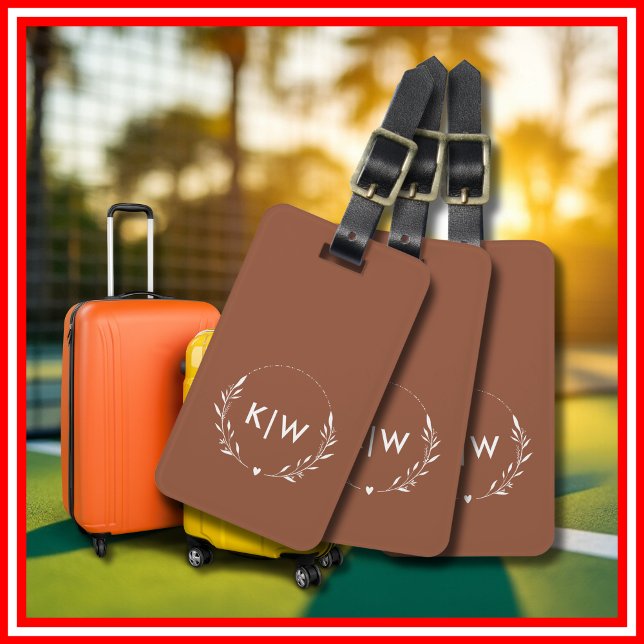 Etiqueta De Bagagem Terracotta e White | Monograma de Iniciais Moderno (Terracotta and White | Modern Initials Monogram Luggage Tag)