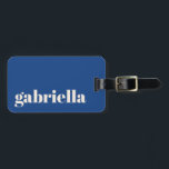 Etiqueta De Bagagem Tipografia Negrito Azul Vibrante Nome Personalizad<br><div class="desc">Viaje com estilo com esta etiqueta de bagagem personalizada que apresenta um design moderno minimalista. O nome elegante com serifa se destaca contra um fundo azul vibrante, criando um visual sofisticado e atemporal. Perfeito para viajantes frequentes, profissionais de negócios, estudantes e turistas que desejam identificar facilmente suas malas. A parte...</div>