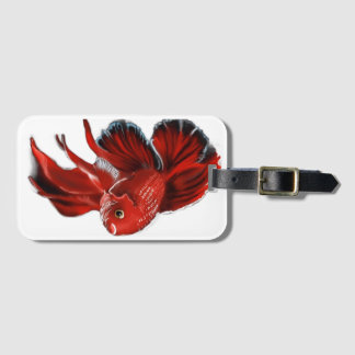 Etiqueta De Bagagem Um vibrante peixe betta vermelho nadando.