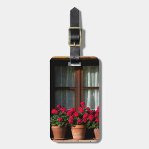Etiqueta De Bagagem Vasos de flores na janela da aldeia