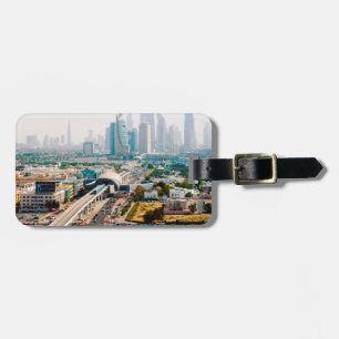 Etiqueta De Bagagem Vista da linha de metrô e dos arranha-céus da cida