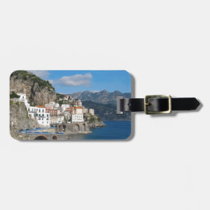 Etiqueta De Bagagem Vista distante de Atrani na costa de Amalfi