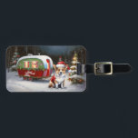 Etiqueta De Bagagem Winter Corgi Caravan Christmas Adventure<br><div class="desc">Adotar a magia de uma noite de inverno nevada enquanto uma caravana desliza graciosamente através da paisagem iluminada pela lua. A beleza serena da neve escutadora e o brilho encantador da lua criam uma cena cativante,  prometendo uma aventura inesquecível de Natal cheia de calor,  alegria e memórias queridas.</div>