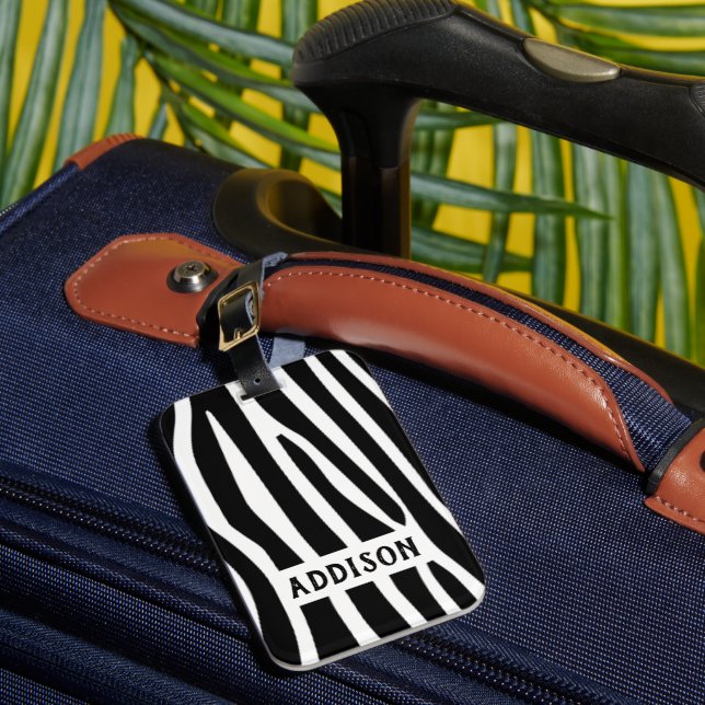 Etiqueta De Bagagem Zebra Moderna Striped Personalizada (Frente Insitu 1)