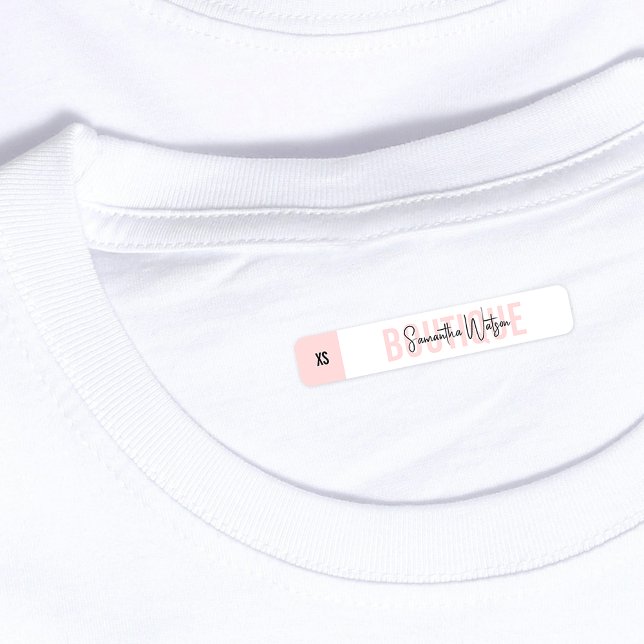Etiqueta de Marca de Dimensionamento de Vestuário  (Simple blush pink and white clothing iron on labels with space for your brand name & garment size)