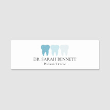 Elegante dentista azul claro profissional