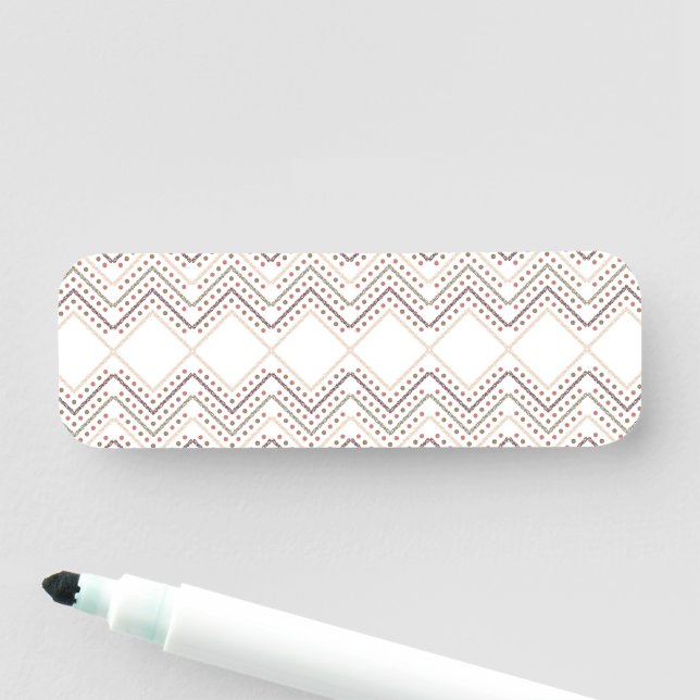 Etiqueta De Nome fundo branco com pontos castanhos e vermelhos (In Situ)