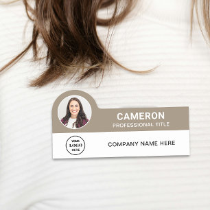 Etiqueta De Nome Logotipo da Empresa de Foto Tan Modern Employee