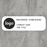 Etiqueta De Nome Logotipo Simples Minimalista<br><div class="desc">Simples e minimalista - a solução perfeita para se identificar de forma clara e elegante ou à sua equipe em eventos, reuniões, feiras, varejo ou qualquer ambiente profissional. Com um design limpo e moderno, apresentando o logotipo da sua empresa, nome, nome da empresa e cargo em um formato claro e...</div>