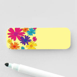 Etiqueta De Nome Um leito floral de flores margaridas