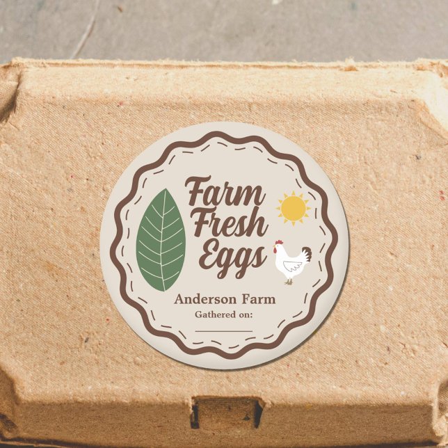 Etiqueta de Ovos de fazenda com Galinha, Sol e Fol (Farm Eggs Label Sticker with Chicken, Sun and Leaf)