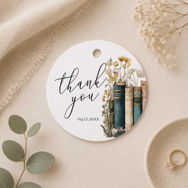 Etiqueta de Presente de Agradecimento para Chá de  (round thank you tag books and wildflower theme)