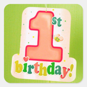 Etiqueta de primeiro aniversario laranja na porta 