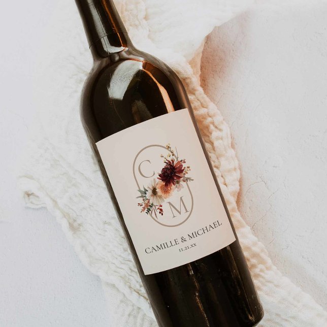 Etiqueta de Vinho de Casamento Floral Borgonha (Fall Burgundy Floral Wedding Monogram)