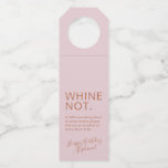 Etiqueta de Vinho Personalizado, Funny, de Anivers<br><div class="desc">O rosa rosa engraçado, uma garrafa personalizada de vinho personalizada, que favorece as etiquetas para uma festa de aniversário de vinho a favor do rosé ou do prosecco ou champanhe, diz que "mistura de uvas 2000-algo como amassada como estamos prestes a ser!" é perfeito para o seu companheiro bebendo wino...</div>
