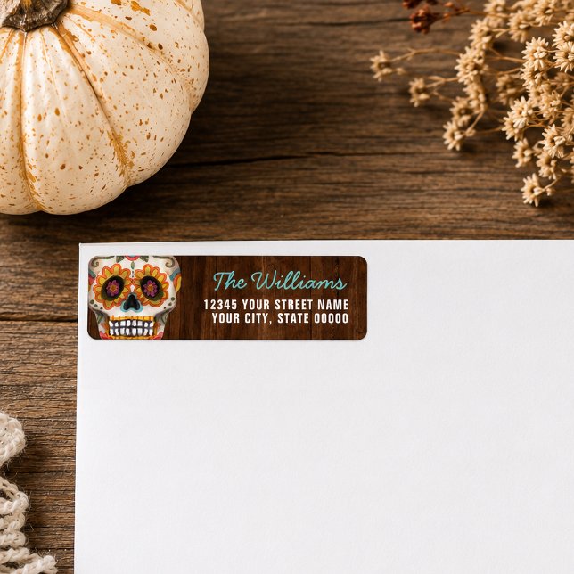 Etiqueta Dia das Bruxas do Dia dos Mortos Crânio de Açúcar  (Send out festive seasonal mail with this rustic sugar skull Day of the Dead Halloween design. )