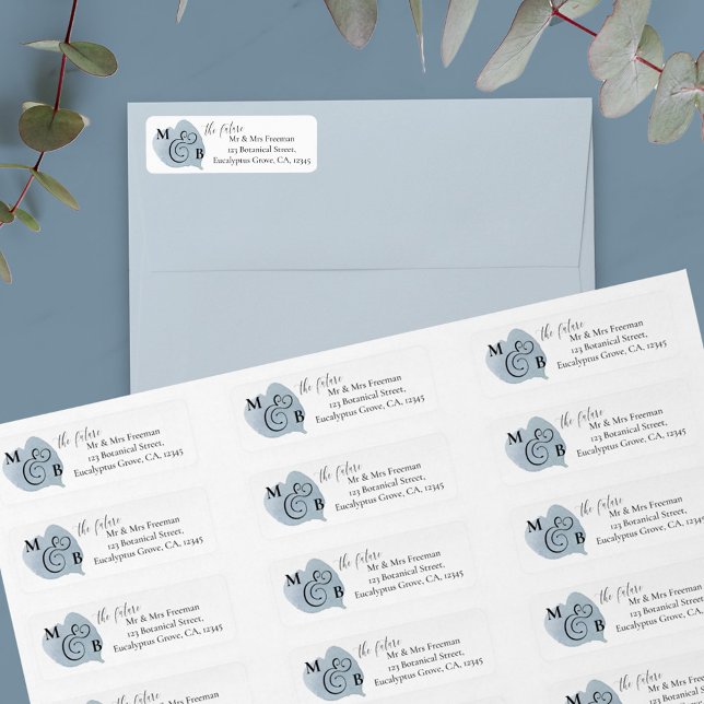 Etiqueta Dusty Eucalyptus futuro Sr. e Sra. Endereço de Reg (Monogrammed wedding return address labels for the future Mr & Mrs)