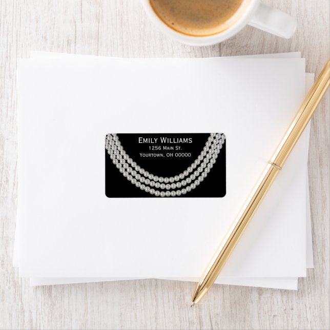 Etiqueta Elegant String of Pearls on Black (Insitu)